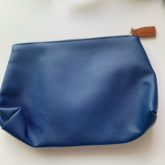 Bric's Philippine Airlines Business Class Toiletry Bag Navy Travel Zipper HTF - Picture 3 of 7